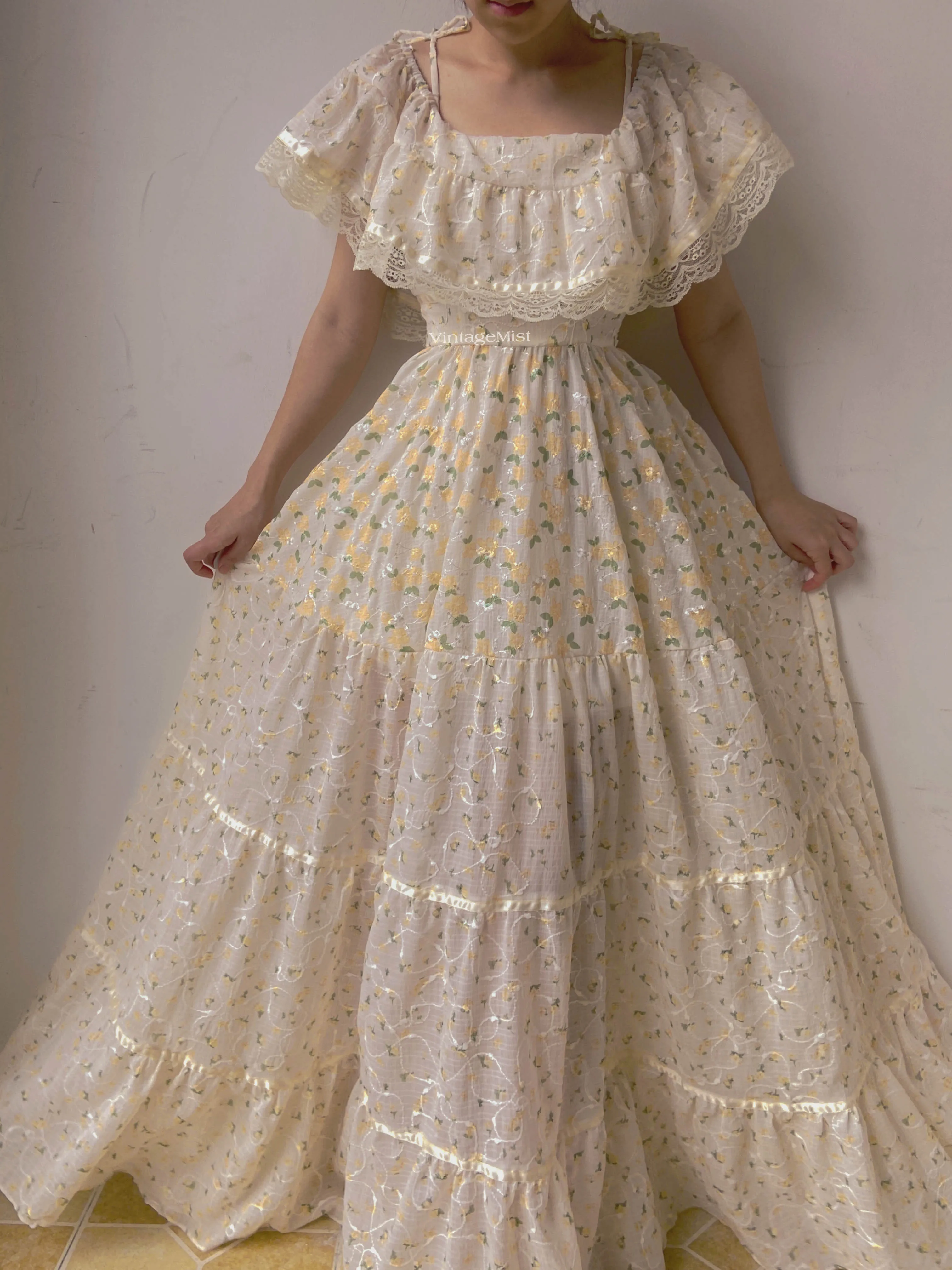 Vintage Floral Ruffled Lace Maxi Dress