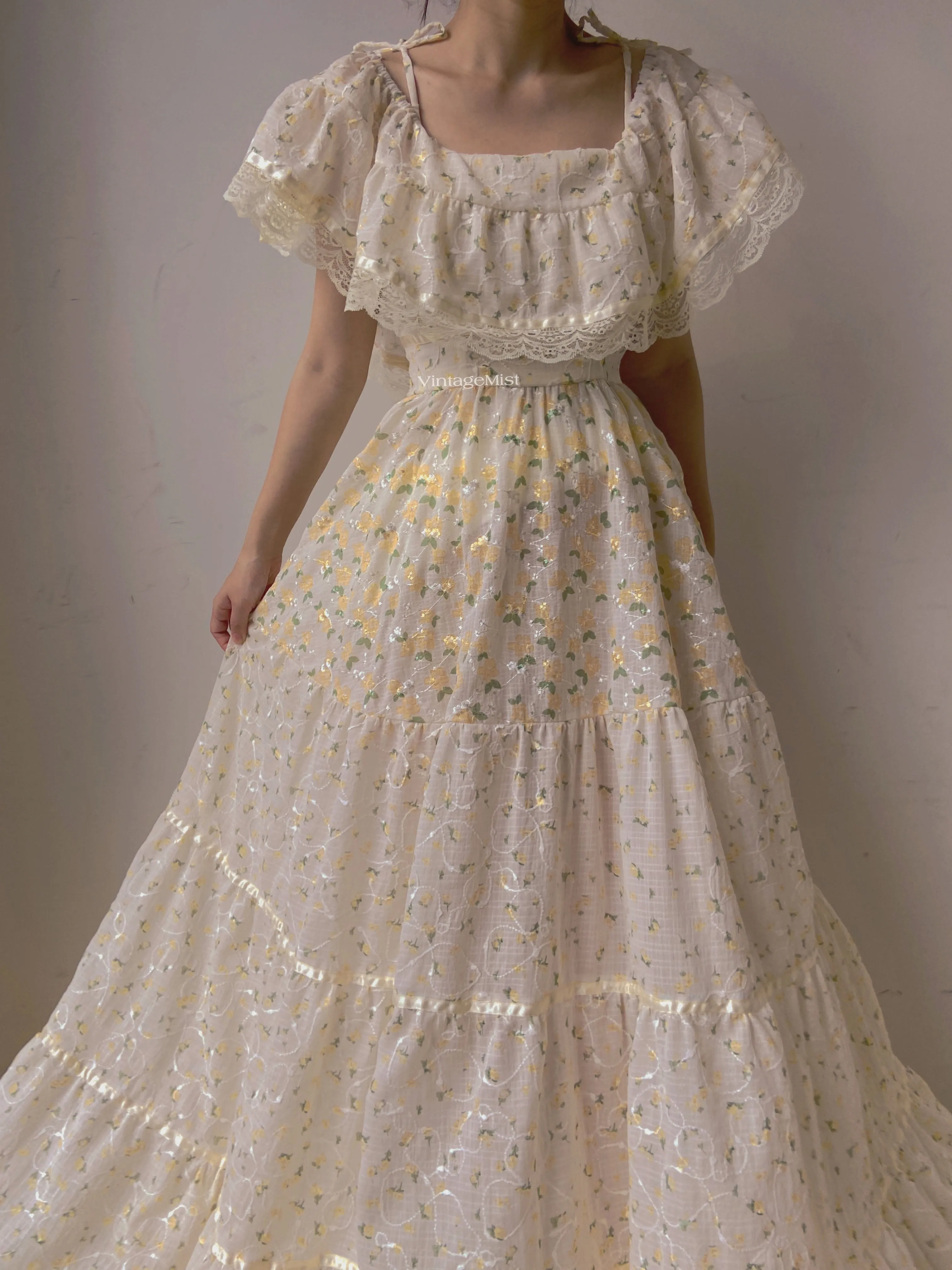 Vintage Floral Ruffled Lace Maxi Dress